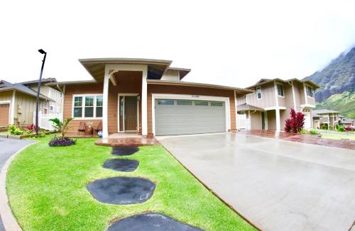 Makaha Valley House | New 4 Bedroom Home with Ocean and Gorgeous Mountain Views in the gated community of Mauna Olu