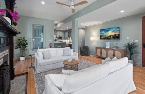Admiral Estates Condo | NEW Beachfront, Stocked, Sleeps 6