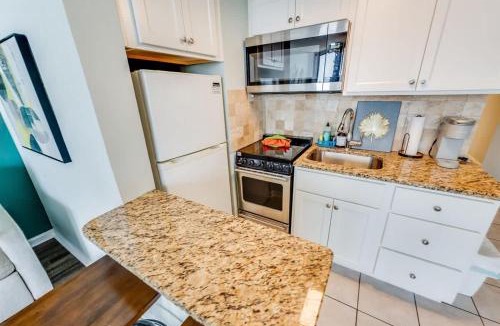 Myrtle Beach House | New, Beautiful Decor, Meridian Plaza, Pools, Nice!