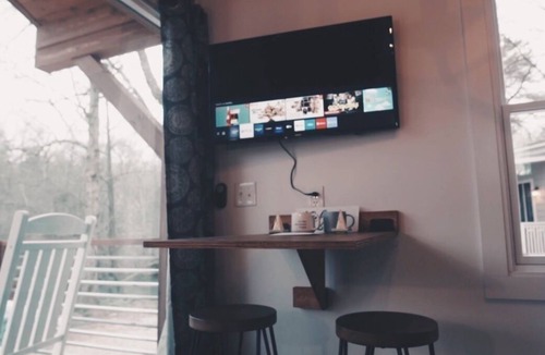 Greenville House | New! Boutique Tiny Home on the Saluda River