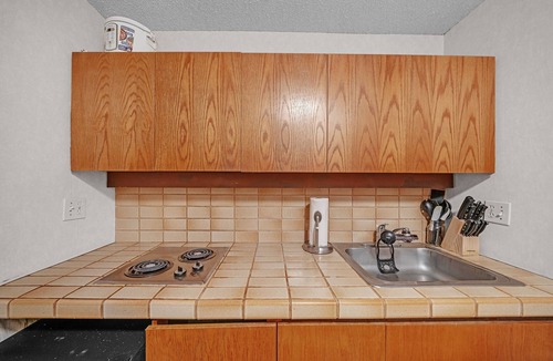 Downtown Honolulu Condo | NEW! Chic DT Honolulu Executive Condo
