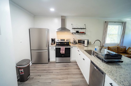 Durham Apartment | New & Clean 2 Bed Walltown Home. Walk to Duke! B