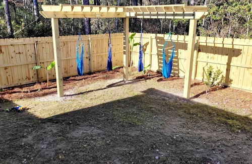 Boiling Spring Lakes House | New Coastal Getaway Southport {3-King Beds, Hot Tub}