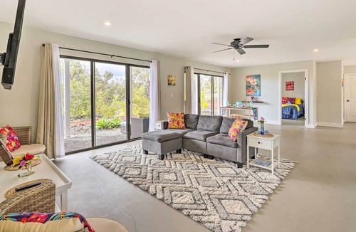 Ocean View Apartment | NEW! Colorful Big Island Getaway on 3 Acres!