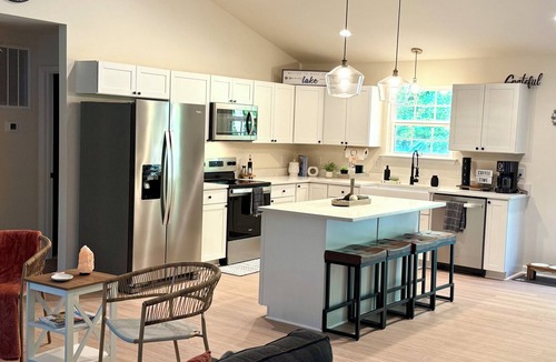 Bumpass House | New & Cozy 5 BR Lake Anna Retreat - Large Game Room & Lake Access