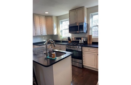 Deanwood House | New! Cozy Chateau in NE DC - 6 Miles to Monuments!