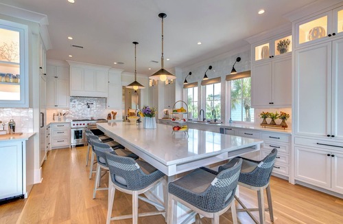 Isle of Palms House | NEW CUSTOM HOME 620 Ocean Blvd. Now booking! Pickleball, Bocce Ball, Putting Green, Pool/Spa