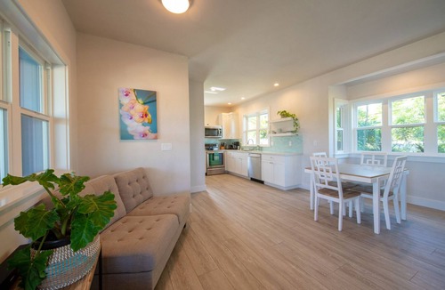 Kuau Cottage | NEW FABULOUS Ku'au Ko 2 bed 2 bath beach ccottage- AC every room 1 mi to Paia