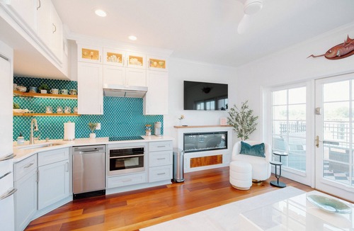 Wilmington Historic District House | New! First Floor Riverfront Townhome with Parking Space!