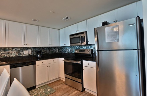 Downtown Myrtle Beach Condo | New floor/kitchen/stove, Gorgeous Condo, Ocean Front Master Bed, 2Balconies