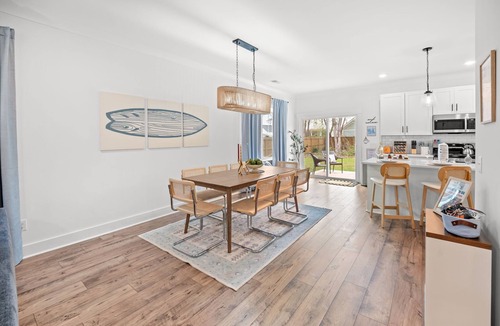 Charleston House | NEW Home | Close to DT & Beaches | 4 BR, 10 Guests