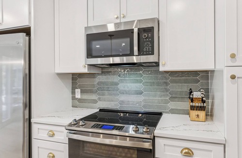 Heritage Woods House | New Home in Sea Pines with Private Pool and a Spacious Backyard