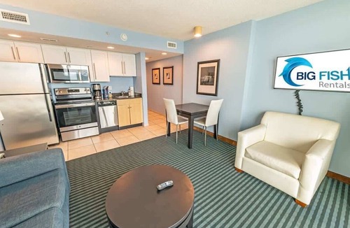 Downtown Myrtle Beach Condo | New Honey Moon Suite, 1BR Direct Oceanfront, Pools