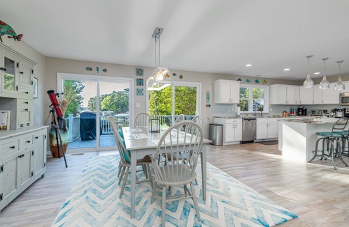 Henrico House | New! Lake, Dock, Pool Table, Firepit, Deck, Yard, Firepit