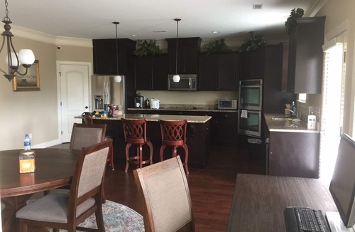 Gracewood House | New Listing! Fully furnished! Available for Master's!