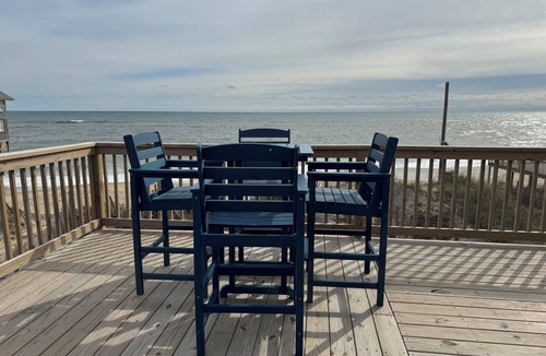 Rodanthe House | “New listing” Fully Renovated Beachfront+ Pet Friendly + Guest House