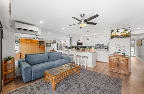 Historic Lahaina Front Street Condo | New Listing! Heart of Lahaina, an Oceanfront stay