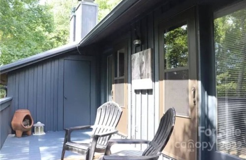 Connellys Springs Condo | *NEW LISTING* Remote mountaintop condo 10 minutes from South Mountain State Park