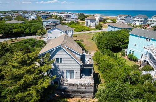Duck House | New Listing Steps from beach & sound access