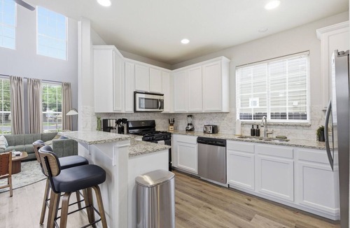 Govalle House | New Professionally Designed 4BR Mins to Downtown Austin and ACL, UT, F1, SXSW