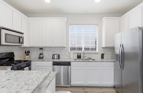 Govalle House | New Professionally Designed 4BR Mins to Downtown Austin and ACL, UT, F1, SXSW