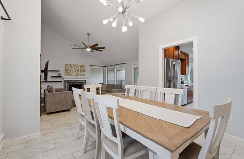 Crosby House | NEW! Serene Waterfront Haven Spacious 3BR in Newport