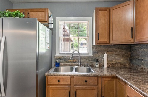 Temple House | NEW! Temple Bungalow w/Patio - 1 Mi to Hospital