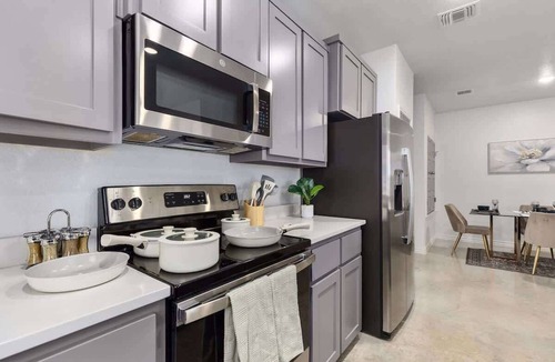 Temple Condo | NEW Temple Home | 6 Bds | 2 BA | PowerPlant | VA Hospital | 1 Story Wi-fi + Park