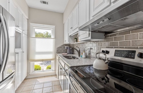 Columbus House | NEW Trendy Midtown Vibes Townhouse, Fenced Yard
