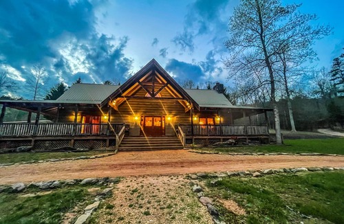 Demorest Cabin | NEW Twin River Cabin - 3 Bedroom Lodge Cabin - Views Soquee River