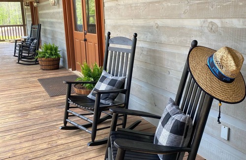 Demorest Cabin | NEW Twin River Cabin - 3 Bedroom Lodge Cabin - Views Soquee River