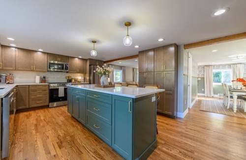 Alpena House | Newly Built|Riverfront|Kayaks|Hot tub|King|AC