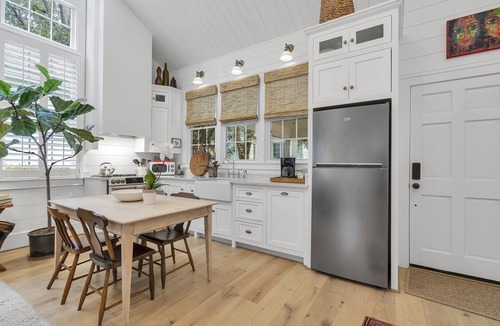 Greenville Cottage | Newly Remodeled Upscale Downtown Guest Cottage - 1br loft - Sleeps 6