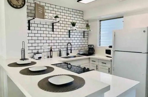McCully - Moiliili Condo | Newly Remodeled Waikiki Condo 2BR/1BA