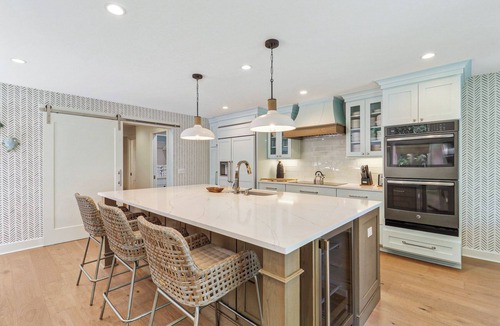 Beach Lagoon Villa | Newly renovated 3 Bedroom property with poolside views