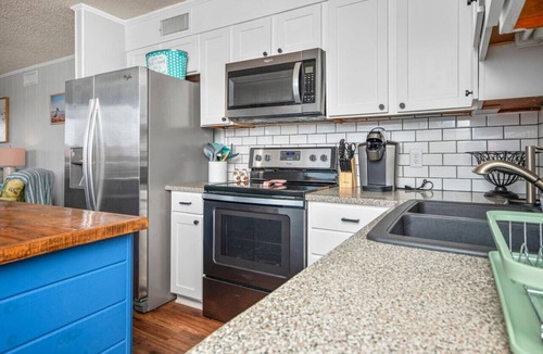 North Myrtle Beach Condo | Newly renovated 2 Bedroom, 2 Bath -sleeps 6, Direct beach access with Water views and Pool