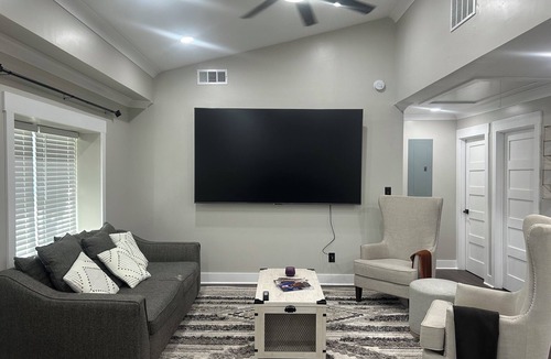Covington House | Newly renovated 4-bedroom house in beautiful Covington