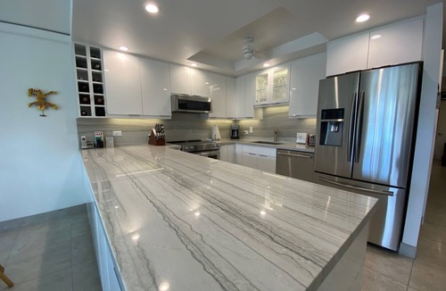 Kihei Condo | Newly Renovated Kihei Condo with Sunset Views – Steps From a Beautiful Beach!