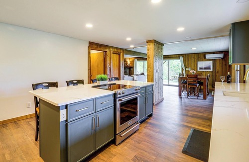 Burnsville Cottage | Newly Renovated Mountaintop Escape in Burnsville