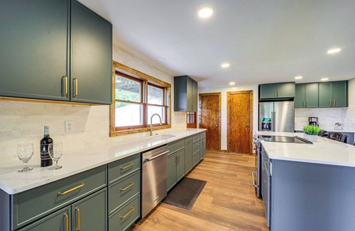 Burnsville Cottage | Newly Renovated Mountaintop Escape in Burnsville