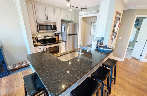 Manteo House | Newly Renovated Pirate's Cove Condo