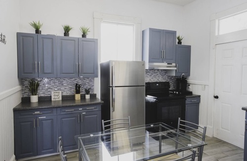 Metropolitan House | Newly Renovated Victorian Home in Downtown SAV