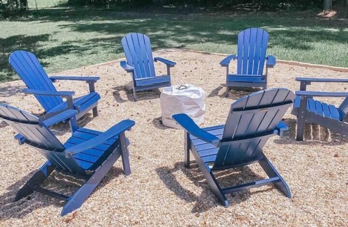 Reedville House | Newly updated 3 bedroom cottage with Solo Stove fire pit