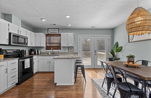 Southwest Raleigh House | Newly updated home 2.6 miles to downtown raleigh