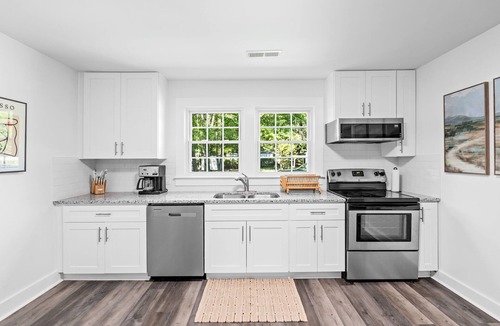 Simpsonville House | Newly updated! Walk to downtown Simpsonville.