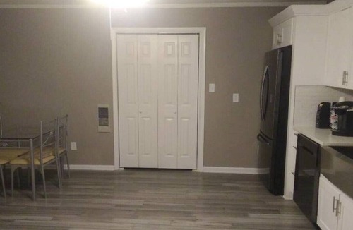 Newport News Apartment | Newport News Captain's Cabin