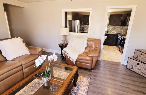 Charlotte House | Nice Quaint Getaway in Charlotte
