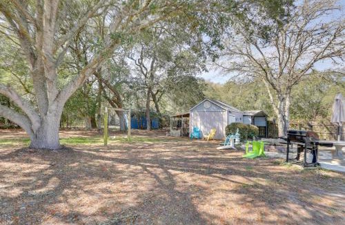 Supply House | Nina's Beach Retreat: ~ 1 Mi to Holden Beach!