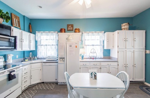 Willoughby Spit House | Norfolk/Willoughby Spit Beachfront with 2 Decks - Spacious & Well-Equipped Home