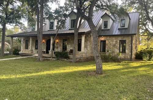 Leander Villa | North Austin estate in private country setting